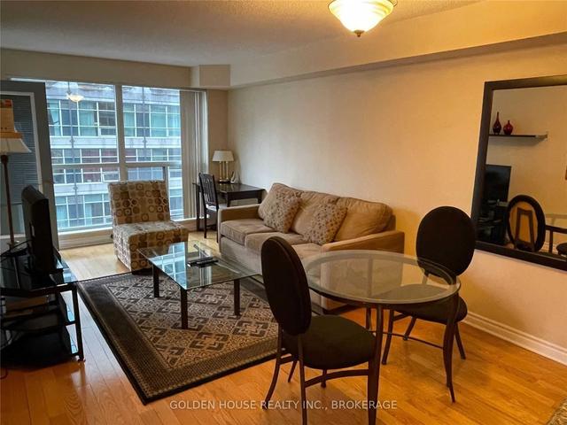718 - 270 Wellington St W, Condo with 1 bedrooms, 1 bathrooms and 1 parking in Toronto ON | Image 15