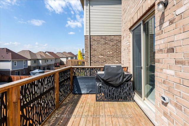 26 Atkinson Cres, House detached with 4 bedrooms, 3 bathrooms and 6 parking in New Tecumseth ON | Image 2