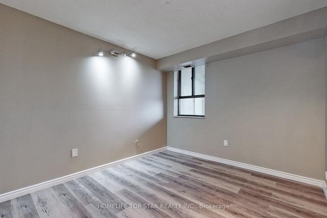 1201 - 4 Lisa St, Condo with 3 bedrooms, 2 bathrooms and 1 parking in Brampton ON | Image 5