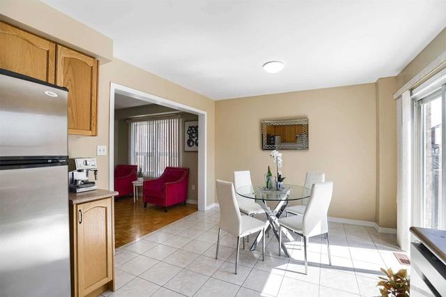 27 Amethyst Circ, House semidetached with 3 bedrooms, 3 bathrooms and 3 parking in Brampton ON | Image 4
