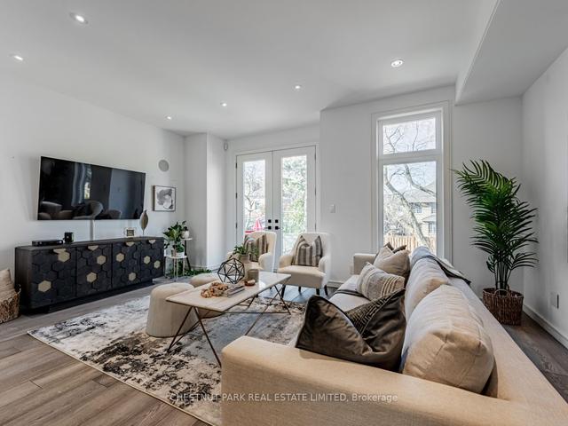 206 Craighurst Ave, House detached with 3 bedrooms, 5 bathrooms and 2 parking in Toronto ON | Image 3