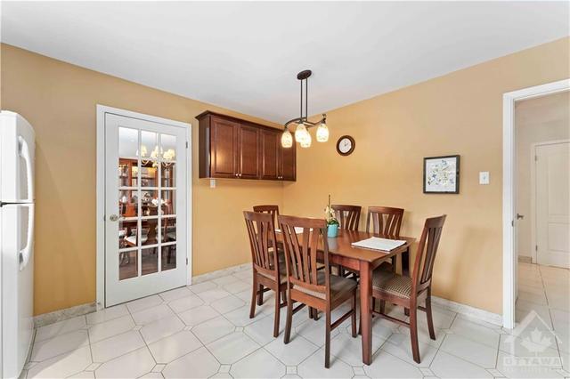 121 Hawk Crescent, House detached with 4 bedrooms, 4 bathrooms and 6 parking in Ottawa ON | Image 10