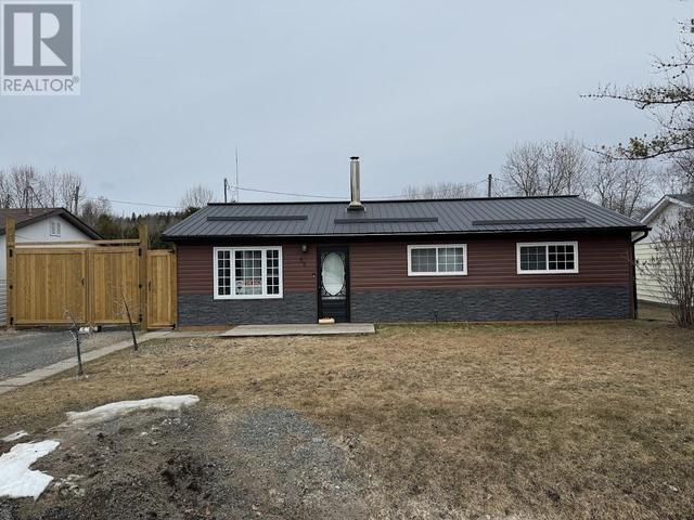 35 Heron Dr, House detached with 3 bedrooms, 1 bathrooms and null parking in Manitouwadge ON | Image 1
