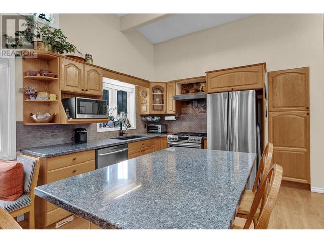 4129 Michael Road, House detached with 4 bedrooms, 3 bathrooms and null parking in Prince George BC | Image 4