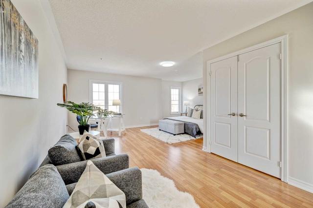 7 Collip Pl, House attached with 4 bedrooms, 4 bathrooms and 2 parking in Toronto ON | Image 19