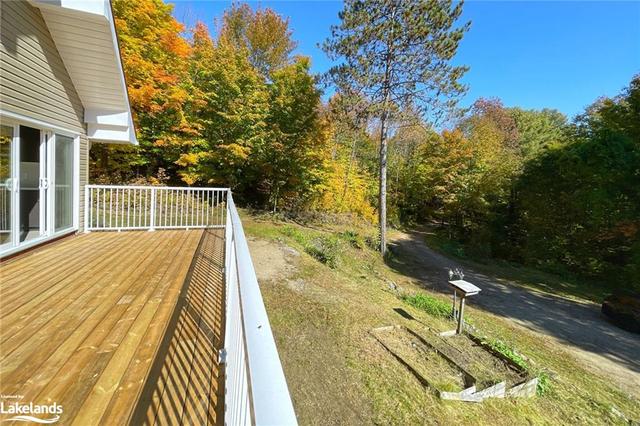 9297 Highway 118, House detached with 5 bedrooms, 2 bathrooms and 10 parking in Minden Hills ON | Image 6