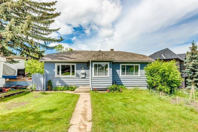 2507 15a Street Sw, House detached with 5 bedrooms, 2 bathrooms and 2 parking in Calgary AB | Card Image