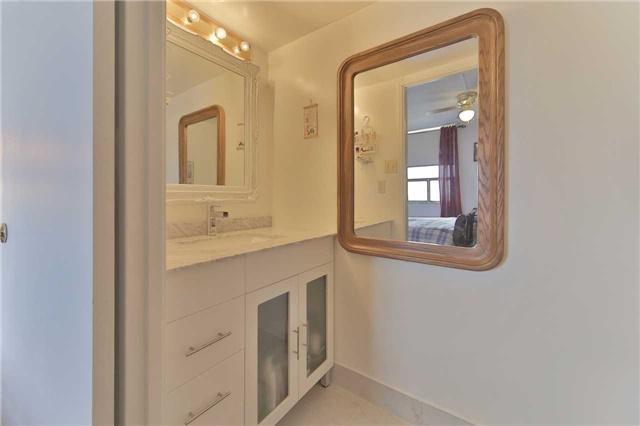 1004 - 45 Sunrise Ave, Condo with 3 bedrooms, 2 bathrooms and 1 parking in Toronto ON | Image 12