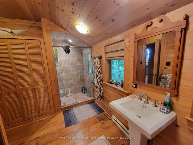 b704 Pt Mclaren Island E, House detached with 1 bedrooms, 4 bathrooms and 0 parking in Parry Sound ON | Image 9