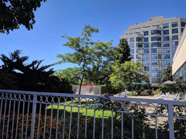 1014 - 2261 Lake Shore Blvd W, Condo with 1 bedrooms, 1 bathrooms and 1 parking in Toronto ON | Image 9