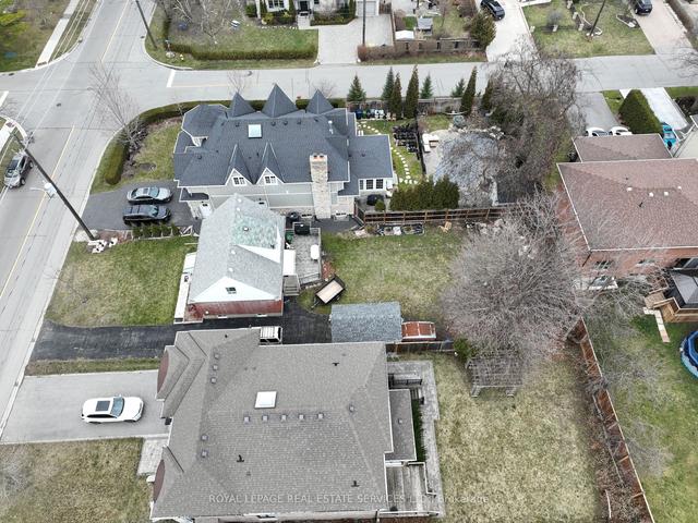 47 Shaver Ave S, House detached with 3 bedrooms, 2 bathrooms and 5 parking in Toronto ON | Image 5