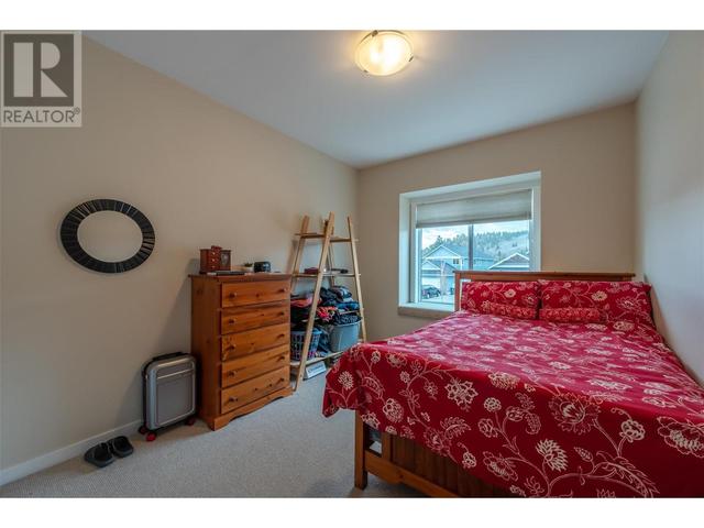 2126 Lawrence Avenue, House detached with 5 bedrooms, 4 bathrooms and 5 parking in Penticton BC | Image 10