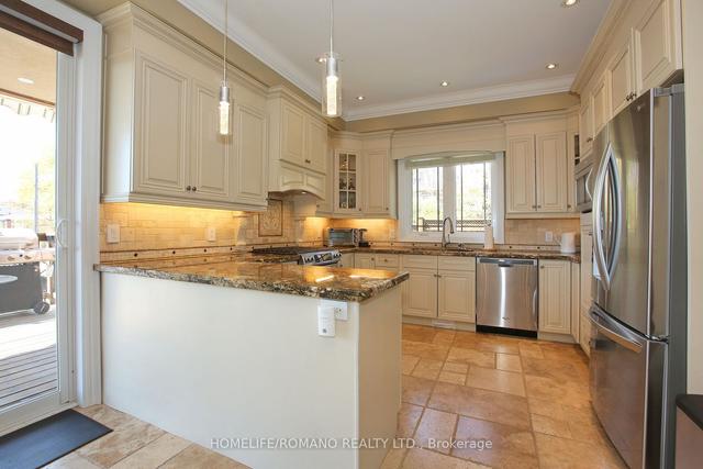 566 Mcroberts Ave, House detached with 3 bedrooms, 4 bathrooms and 4 parking in Toronto ON | Image 6