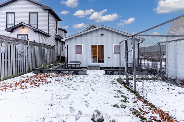 637 Ritson Rd S, House detached with 3 bedrooms, 2 bathrooms and 5 parking in Oshawa ON | Image 16