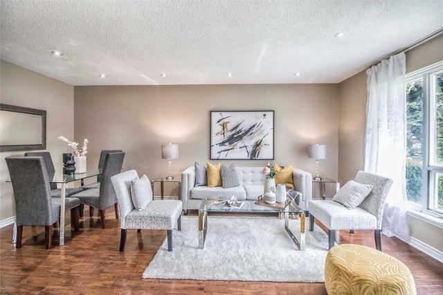 8 Tindale Rd, House semidetached with 3 bedrooms, 2 bathrooms and 2 parking in Brampton ON | Image 2