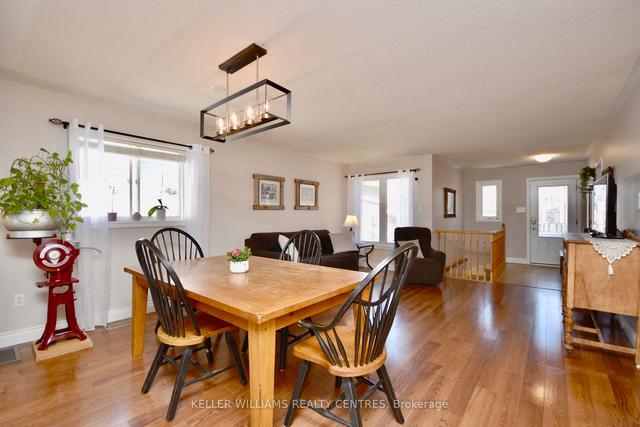 67 Moir Cres, House detached with 2 bedrooms, 2 bathrooms and 4 parking in Barrie ON | Image 2
