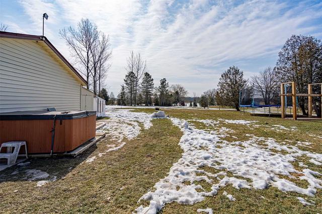 736 Metler Rd, House detached with 3 bedrooms, 2 bathrooms and 13 parking in Pelham ON | Image 2