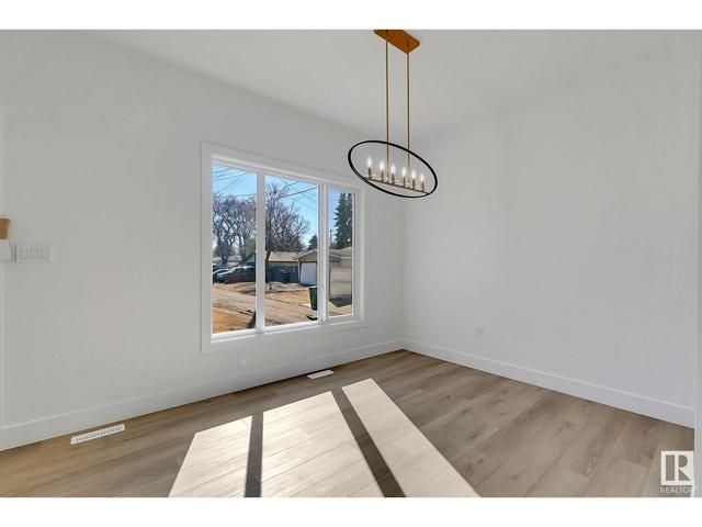 3645 117 Av Nw, House detached with 3 bedrooms, 2 bathrooms and null parking in Edmonton AB | Image 13