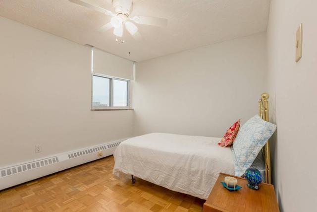 2308 - 360 Ridelle Ave, Condo with 3 bedrooms, 2 bathrooms and 1 parking in Toronto ON | Image 10