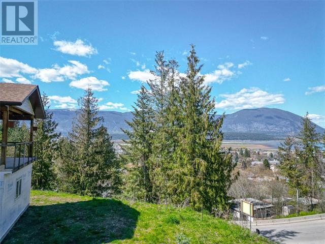 633 9 Street Se, House detached with 5 bedrooms, 3 bathrooms and 2 parking in Salmon Arm BC | Image 9
