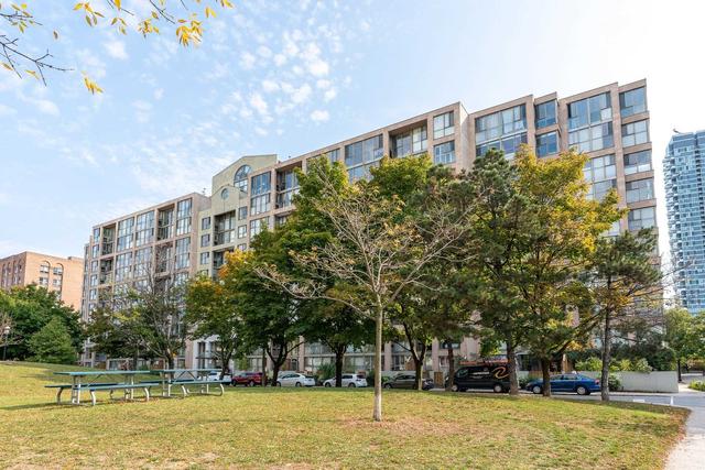 810 - 65 Scadding Ave, Condo with 2 bedrooms, 2 bathrooms and 1 parking in Toronto ON | Image 5