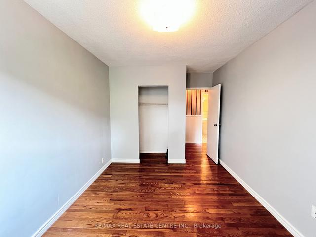 201 - 81 Charlton Ave E, Condo with 2 bedrooms, 1 bathrooms and 1 parking in Hamilton ON | Image 5