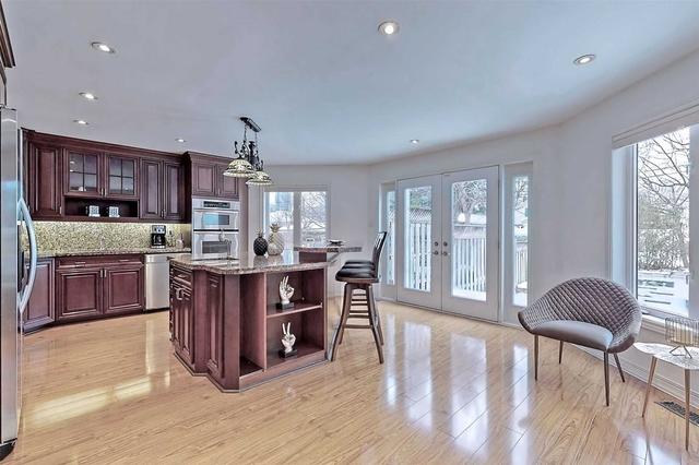 160 Elmwood Ave, House detached with 4 bedrooms, 3 bathrooms and 3 parking in Toronto ON | Image 13