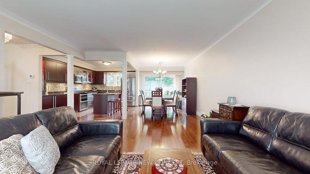 171 Pannahill Rd, House detached with 3 bedrooms, 2 bathrooms and 5 parking in Toronto ON | Image 15