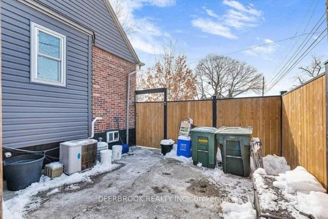 2204 Hall Ave, House detached with 3 bedrooms, 2 bathrooms and 2 parking in Windsor ON | Image 35