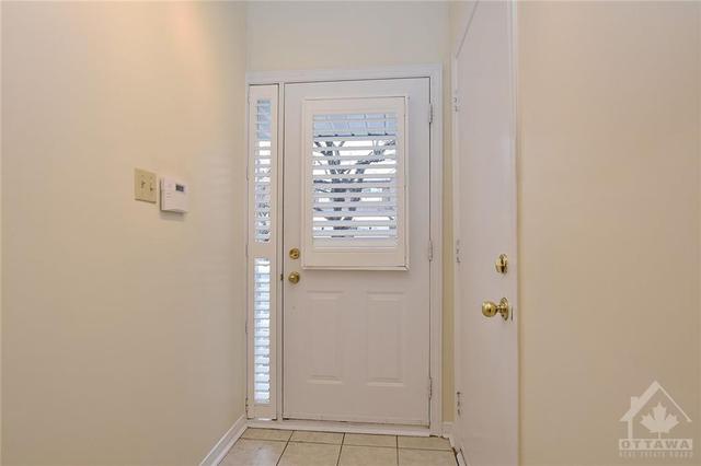 116 Stonebriar Drive, Townhouse with 3 bedrooms, 3 bathrooms and 2 parking in Ottawa ON | Image 3