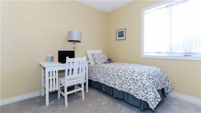 115 Letitia St, House detached with 2 bedrooms, 3 bathrooms and 9 parking in Barrie ON | Image 4