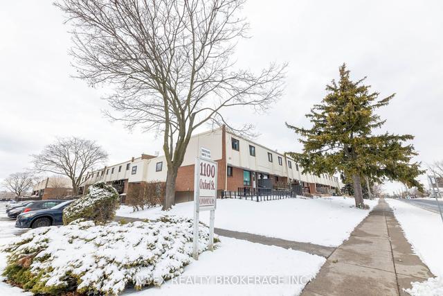 unit 2 - 1100 Oxford St, Townhouse with 3 bedrooms, 2 bathrooms and 1 parking in Oshawa ON | Image 1