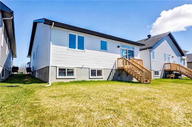 652 Bracewell Street, House detached with 3 bedrooms, 2 bathrooms and 4 parking in Mississippi Mills ON | Image 28