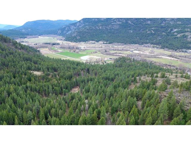 11160 Granby Road, House detached with 3 bedrooms, 1 bathrooms and null parking in Kootenay Boundary D BC | Image 3