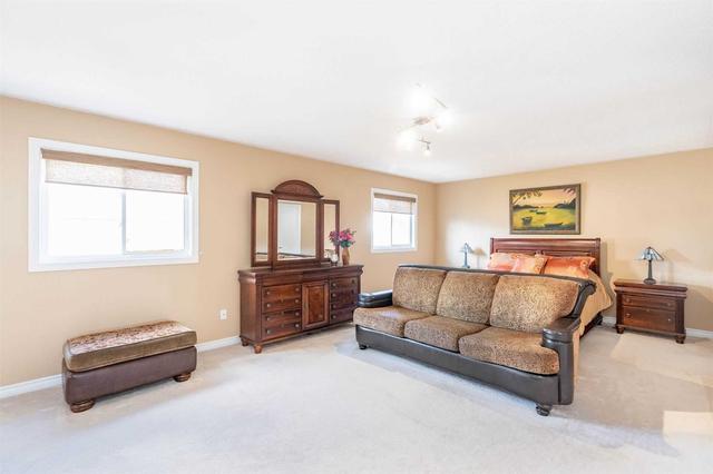 34 Saxon Rd, House detached with 4 bedrooms, 3 bathrooms and 7 parking in Barrie ON | Image 9