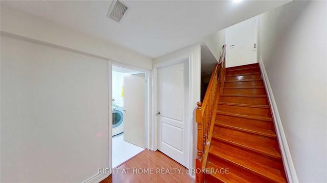 1 Heathfield Ave, House detached with 4 bedrooms, 3 bathrooms and 4 parking in Markham ON | Image 2