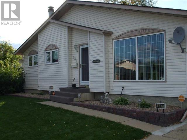 137 Robin Crescent, House detached with 3 bedrooms, 2 bathrooms and 5 parking in Wood Buffalo AB | Image 35