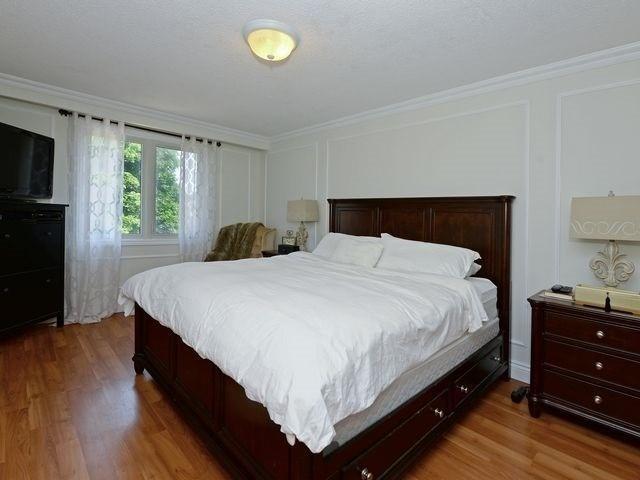 174 Hazelwood Dr, House detached with 4 bedrooms, 4 bathrooms and 2 parking in Whitby ON | Image 12