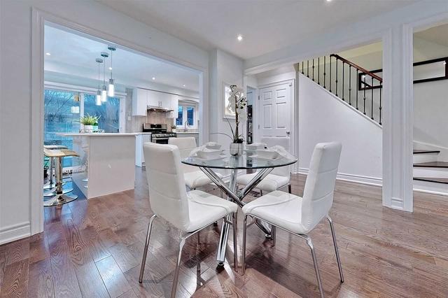 109 Spyglass Hill Rd, House detached with 3 bedrooms, 1 bathrooms and 3 parking in Vaughan ON | Image 2