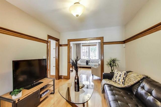 449 Durie St, House detached with 3 bedrooms, 2 bathrooms and 0 parking in Toronto ON | Image 6