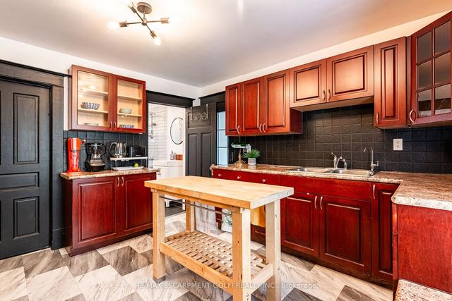 115 Vine St S, House detached with 4 bedrooms, 2 bathrooms and 2 parking in St. Catharines ON | Image 10