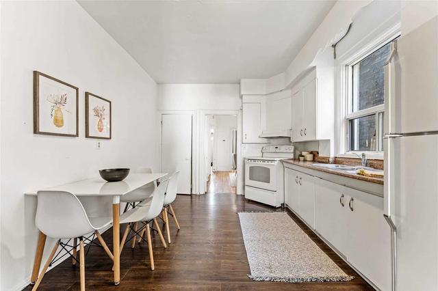 211 Shaw St, House semidetached with 3 bedrooms, 2 bathrooms and 2 parking in Toronto ON | Image 7