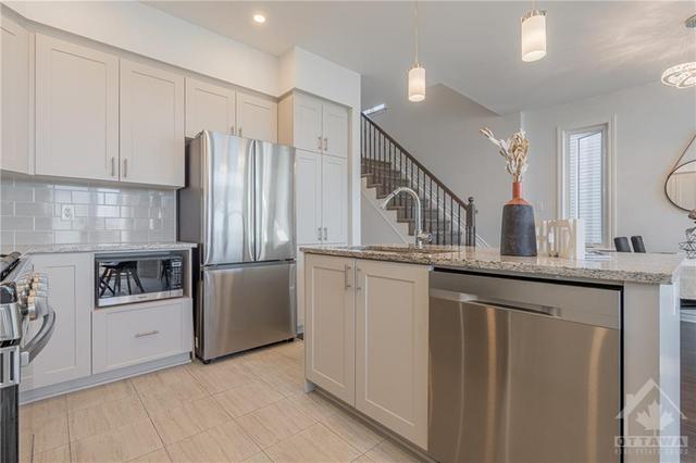 87 Canvasback Ridge, Townhouse with 3 bedrooms, 3 bathrooms and 2 parking in Ottawa ON | Image 5