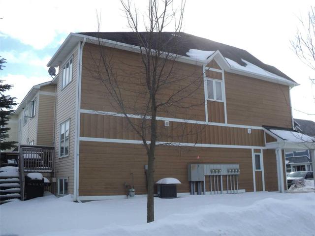 143 Freeport Dr, House attached with 3 bedrooms, 3 bathrooms and 1 parking in Ottawa ON | Image 2