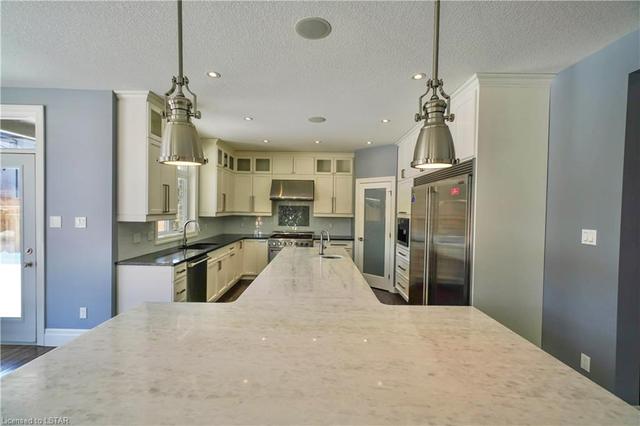2675 Torrey Pines Way, House detached with 5 bedrooms, 3 bathrooms and 4 parking in London ON | Image 2