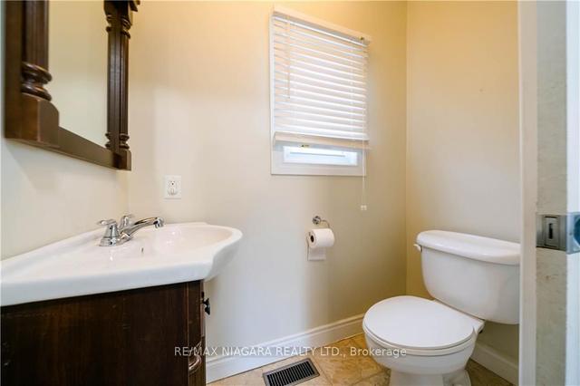 50 Rodman St, House detached with 3 bedrooms, 2 bathrooms and 8 parking in St. Catharines ON | Image 13
