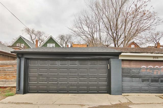 236 Grace St, House semidetached with 6 bedrooms, 5 bathrooms and 2 parking in Toronto ON | Image 22