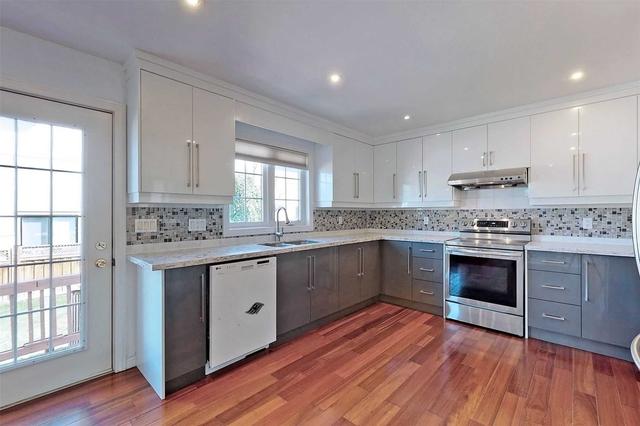 186 Elmwood Ave, House detached with 4 bedrooms, 5 bathrooms and 4 parking in Toronto ON | Image 3