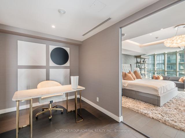 3306 - 21 Iceboat Terr, Condo with 3 bedrooms, 4 bathrooms and 3 parking in Toronto ON | Image 10