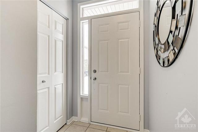 407 Dusk Private, Townhouse with 3 bedrooms, 3 bathrooms and 4 parking in Ottawa ON | Image 14